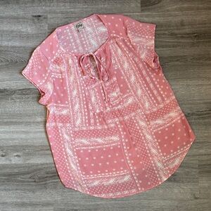 Como Vintage pink paisley print top